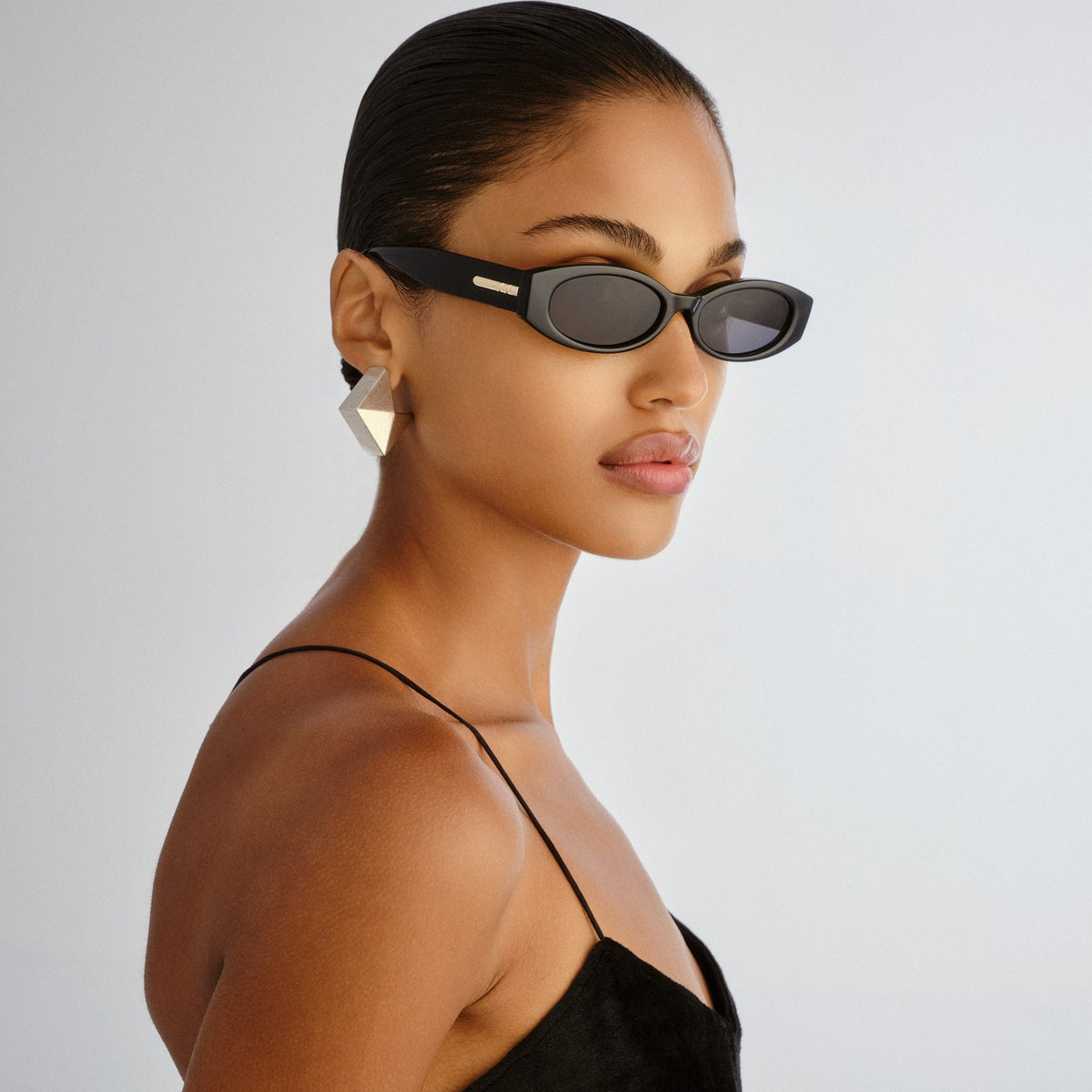 Le Specs Belladona Black