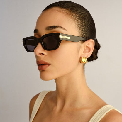 Le Specs Cubito + Black